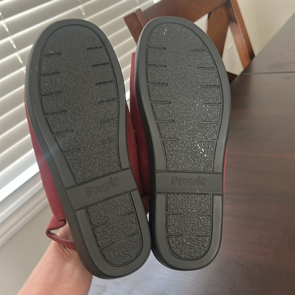 Propet Suede Strappy Red Walking Sandals Women Size 9 Wide - Picture 9 of 16